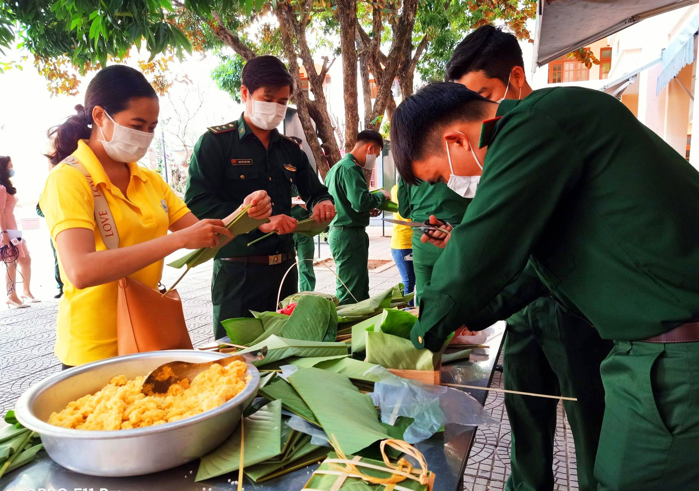 Tuổi trẻ Đà Nẵng mang Tết ấm đến với các hoàn cảnh khó khăn ảnh 12