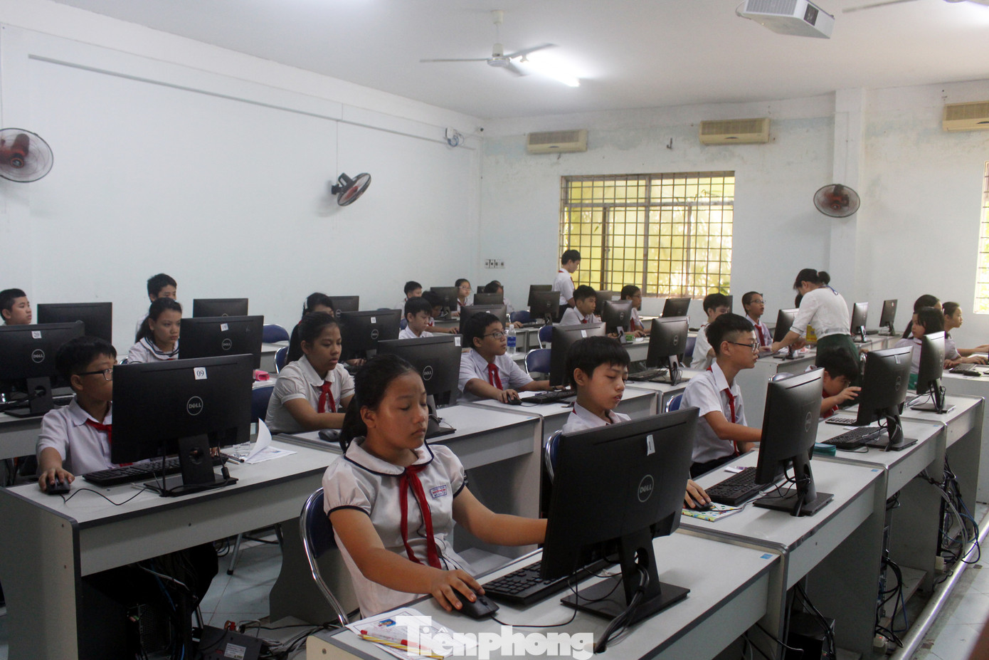 Hơn 400 học sinh dự thi Hội thi Tin học trẻ Đà Nẵng ảnh 1
