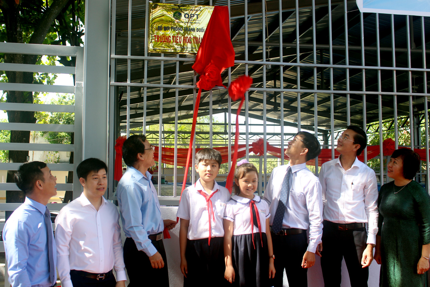 Trao tặng bể bơi phòng tránh đuối nước cho học sinh ảnh 3