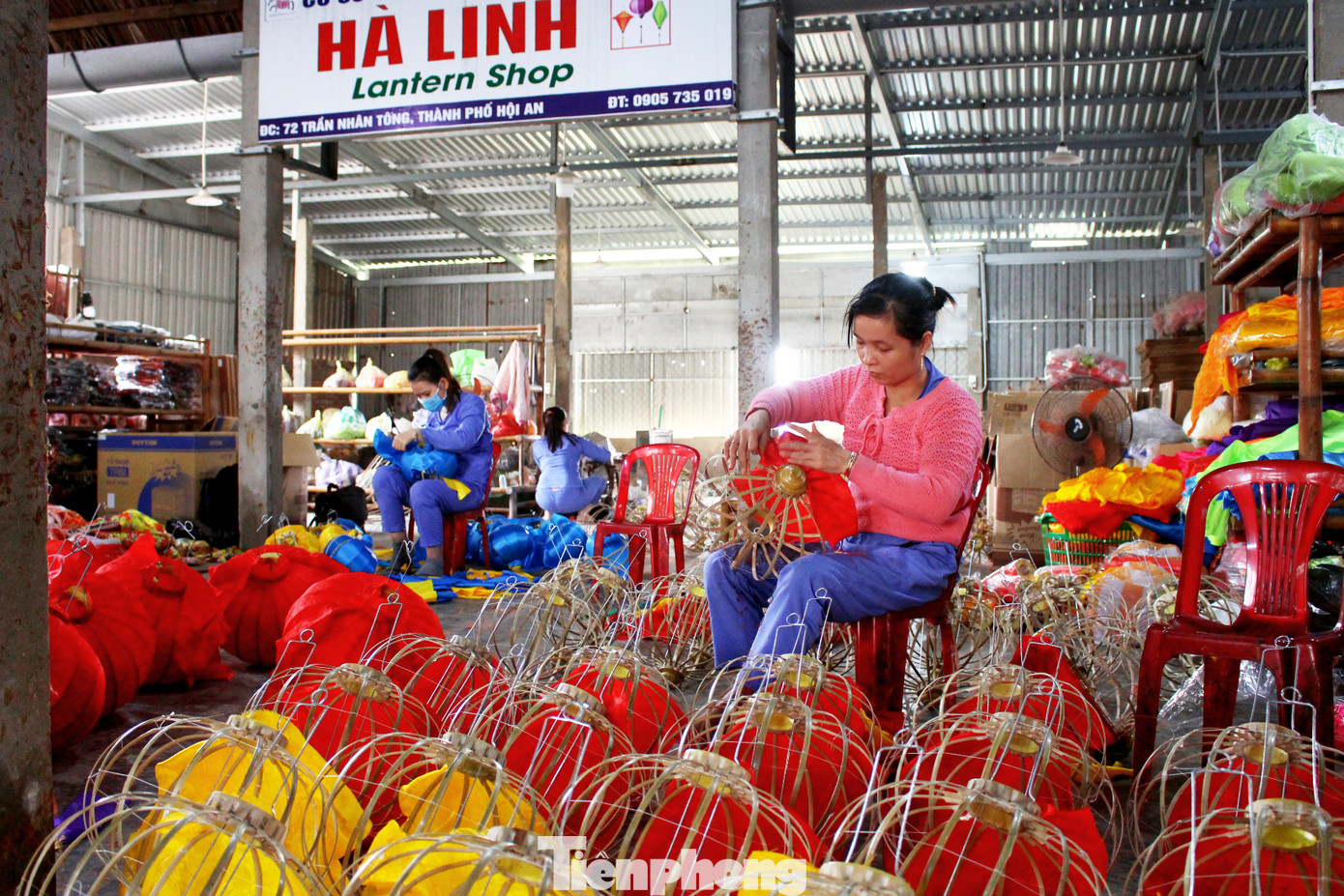 Làng nghề đèn lồng Hội An hối hả vào vụ Tết ảnh 12