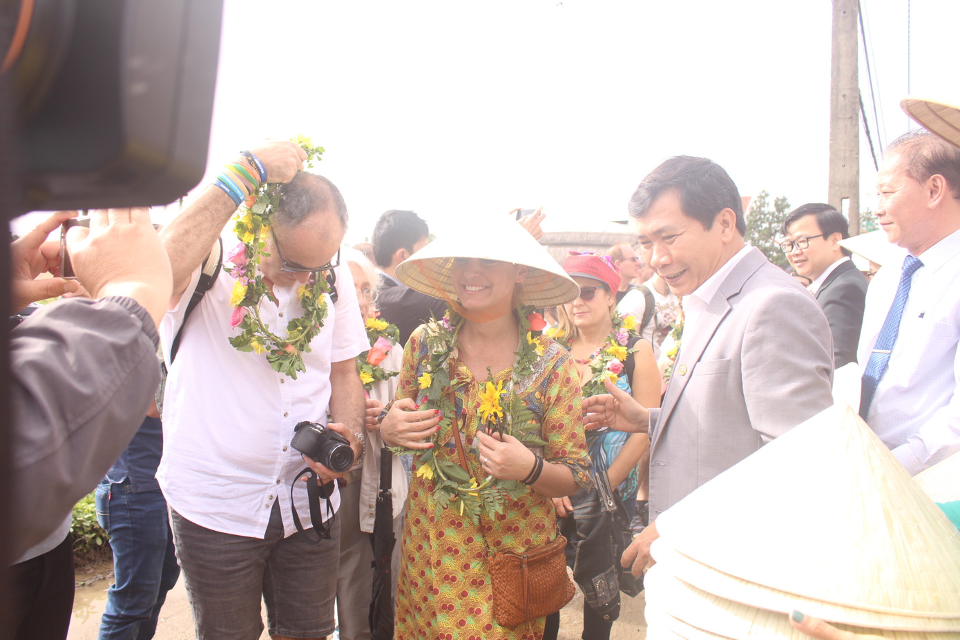 Đón đoàn khách đầu tiên xông đất Hội An năm 2020 ảnh 1