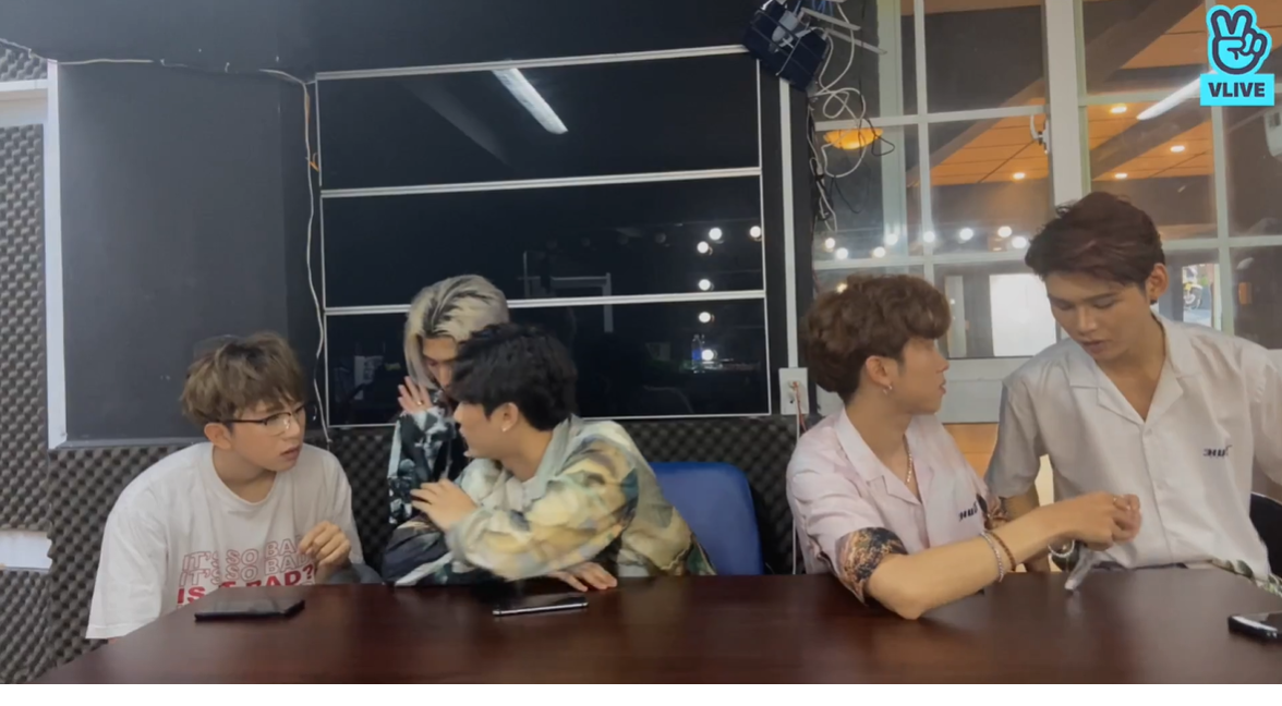 Uni5 bất ngờ tiết lộ số tiền phạt nếu không nhớ tên bài hát của Đông Nhi ảnh 3