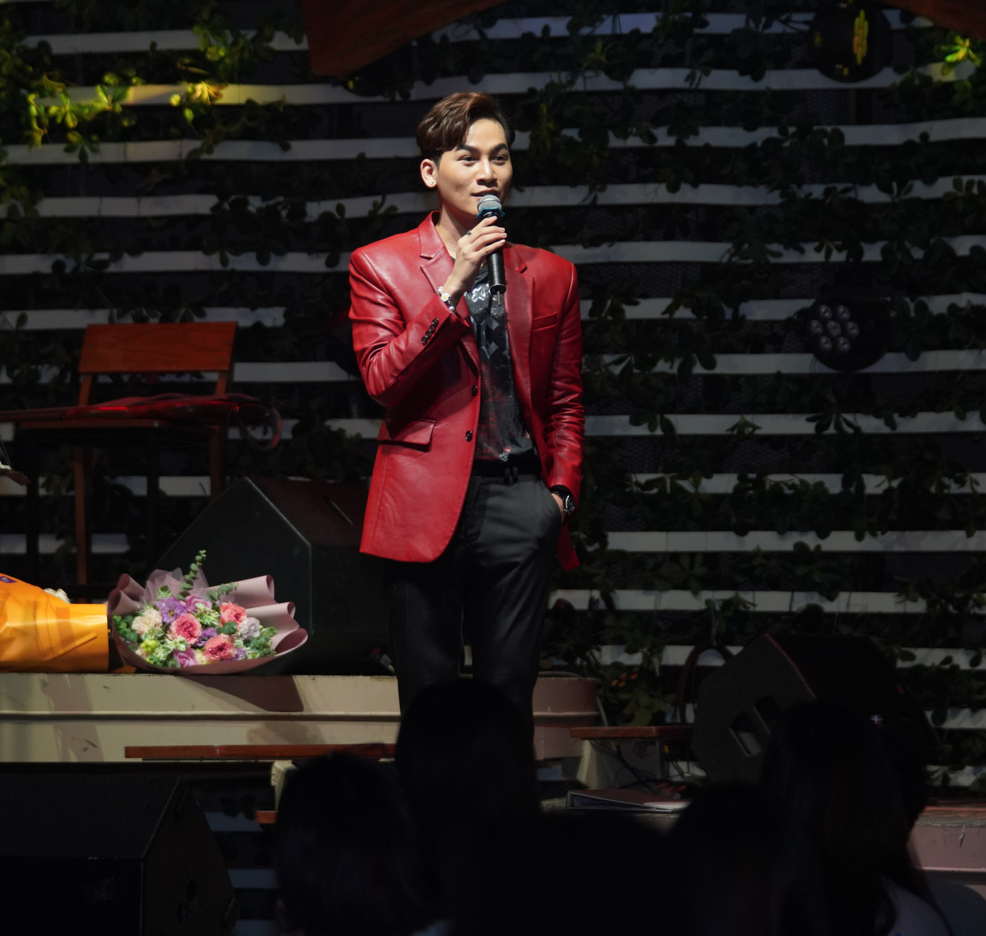 Ali Hoàng Dương nói gì khi bị đặt lên “bàn cân” với Hiền Hồ? ảnh 3