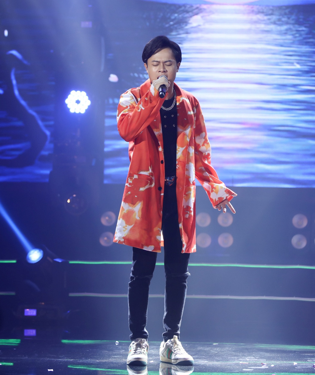 APJ. Hiền Hồ xinh như búp bê, lần đầu hát live cực tình cảm hit “Gặp nhưng không ở lại” ảnh 5