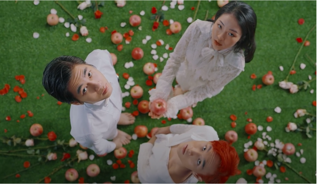 Fan vào livestream “thả thính” cực mạnh nhưng bất ngờ nhất là phản ứng của K-ICM ảnh 1