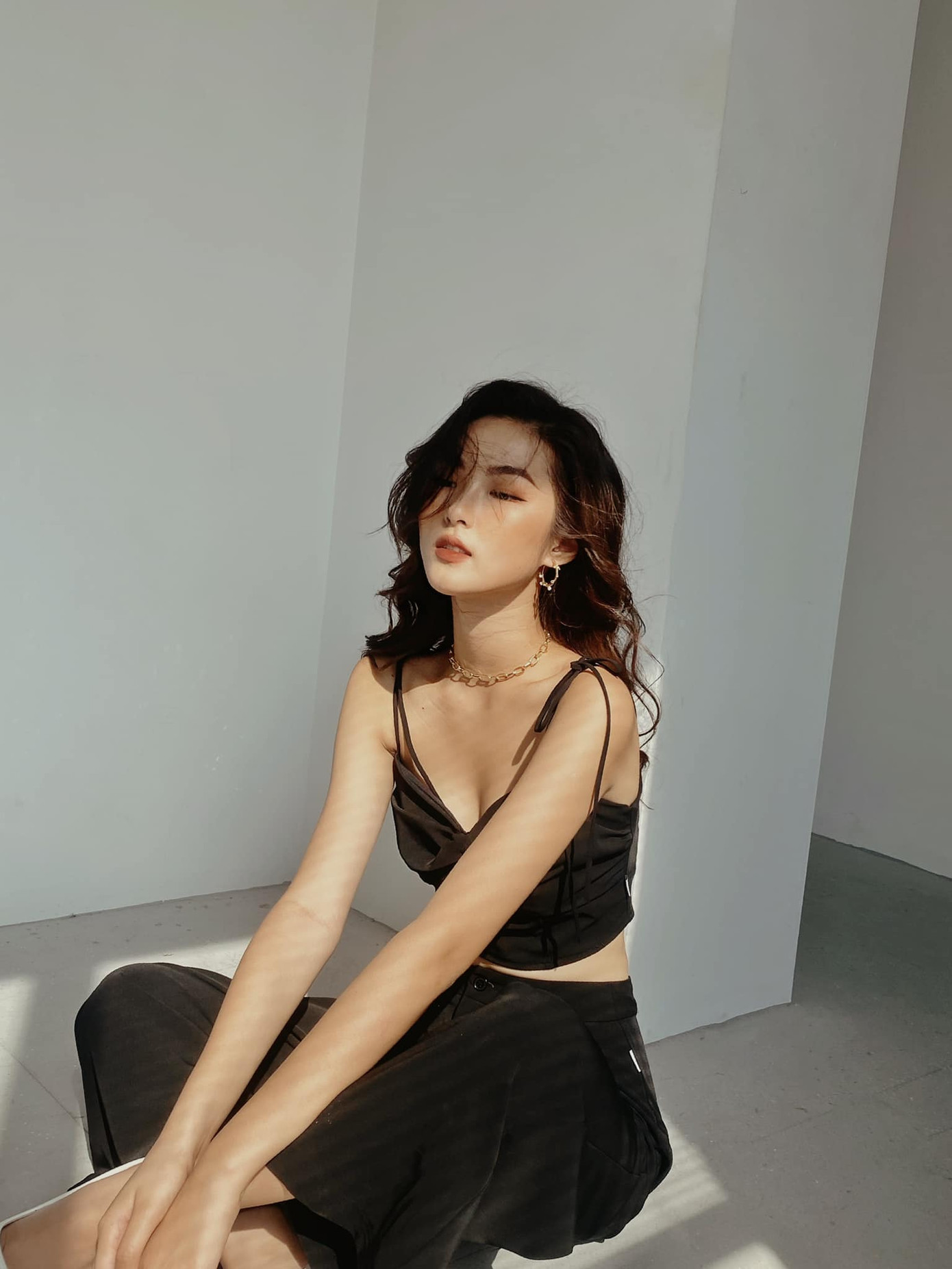 Nữ chính MV “Hoa Hải Đường” có vẻ ngoài gây thương nhớ, thân hình quyến rũ bất ngờ ảnh 8