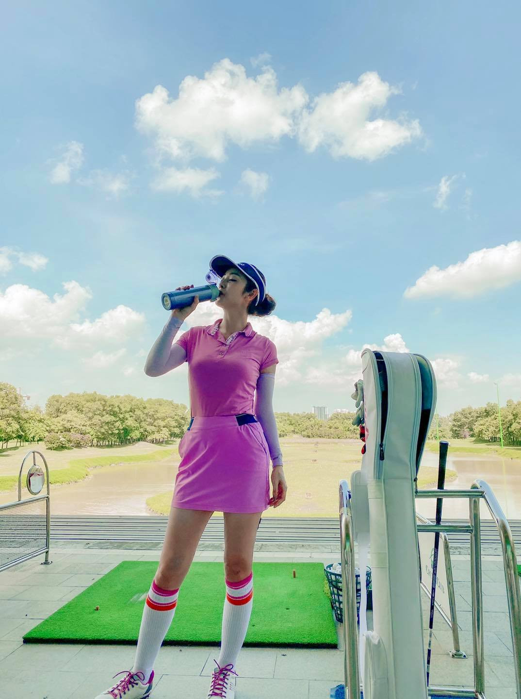 Dàn mỹ nhân V-Biz nhập hội chơi golf đọ sắc vóc thần thái đầy “chanh sả” ảnh 5