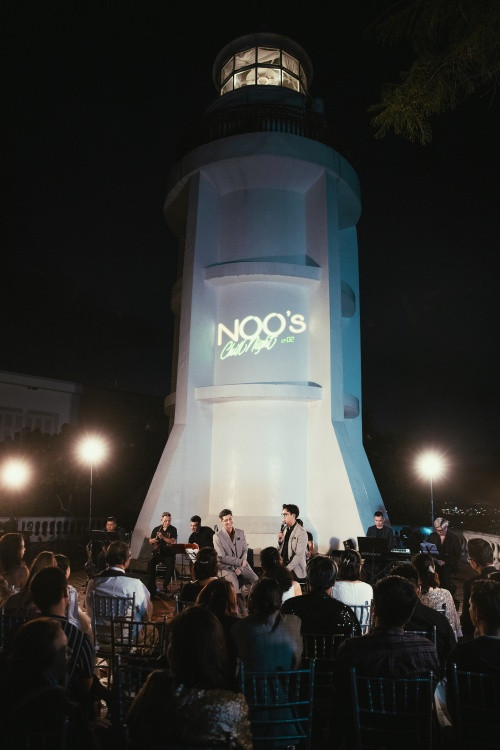 Noo Phước Thịnh lần đầu diễn live ca khúc mới tại ngọn hải đăng cổ nhất Đông Nam Á ảnh 2