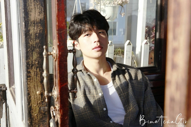 Quốc Anh thoát khỏi tạo hình thư sinh ngày nào, lộ diện vẻ ngoài lịch lãm trưởng thành ảnh 8