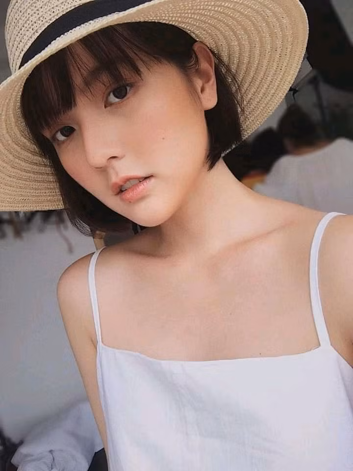 Sơn Tùng M-TP vừa nhấn "follow" nữ nghệ sĩ thứ hai trong showbiz Việt, cô gái này là ai? ảnh 3