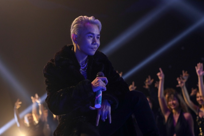 Binz nói gì khi tung MV cùng ngày với Sơn Tùng M-TP trong tháng 7? ảnh 1