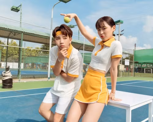 Cặp đôi gà bông Han Sara và Tùng Maru tung MV ngọt lịm với tựa đề gây “xoắn não“ ảnh 1