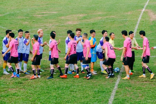 Nghệ sĩ Tiến Luật, ca sĩ Hồ Việt Trung gom sao đá bóng gây quỹ hướng về miền Trung ảnh 2