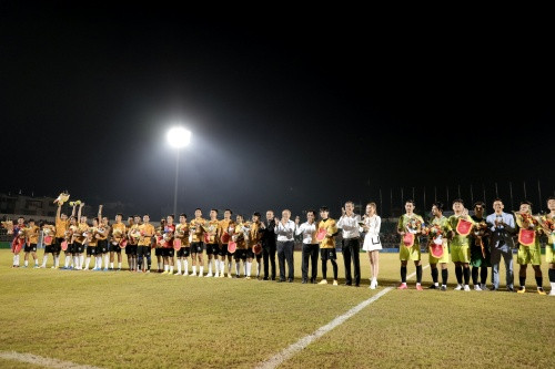 Jack ủng hộ đồng bào miền Trung 250 triệu đồng, ghi bàn chiến thắng đội Quang Hải ảnh 4