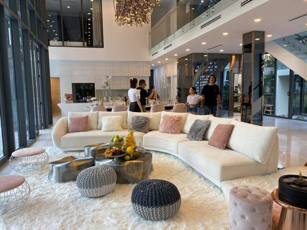 Dàn mỹ nhân V-Biz chuẩn “con nhà người ta”, khẳng định tài sắc vẹn toàn là có thật ảnh 8