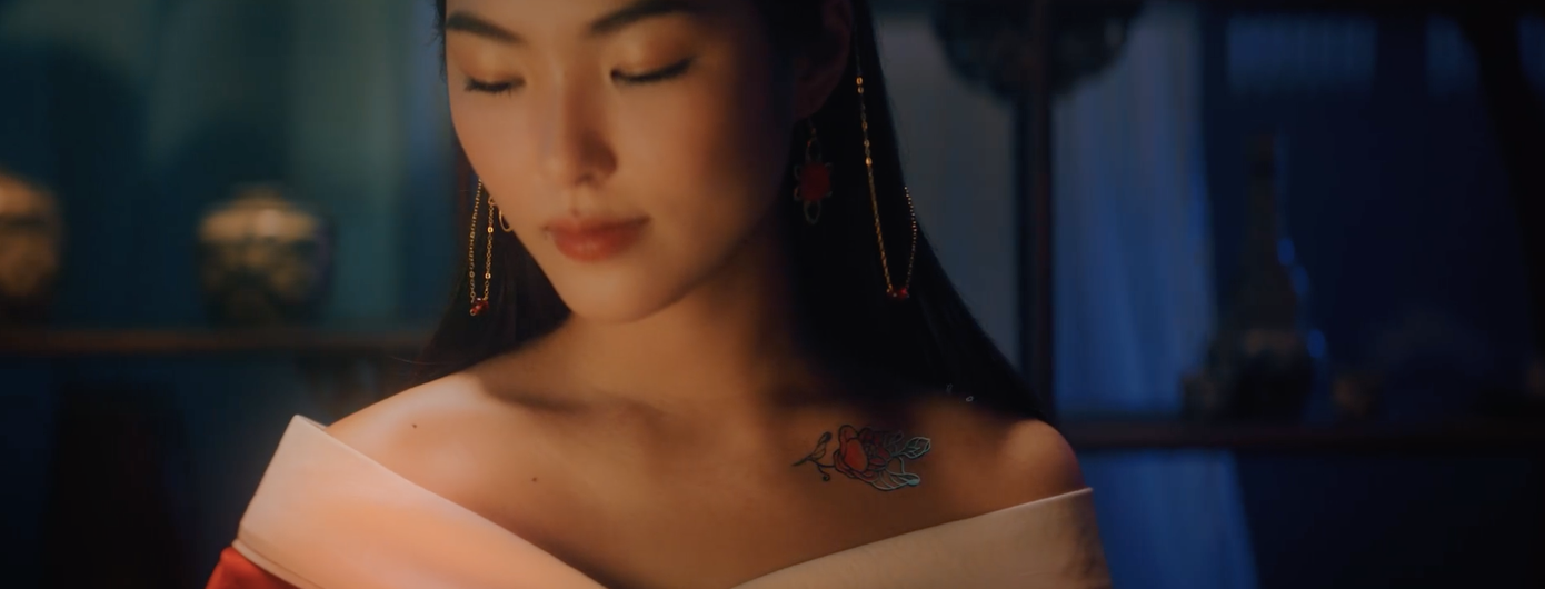 Nữ chính MV “Hoa Hải Đường” có vẻ ngoài gây thương nhớ, thân hình quyến rũ bất ngờ ảnh 1