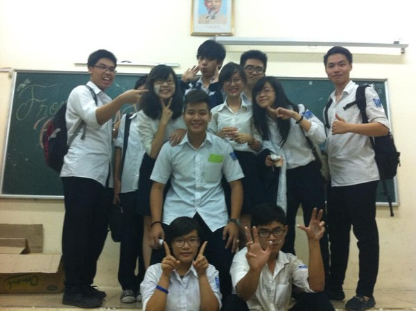 Loạt ảnh sao Việt thời trung học: Sơn Tùng đẹp trai siêu cấp, Quân A.P mũm mĩm dễ thương ảnh 3