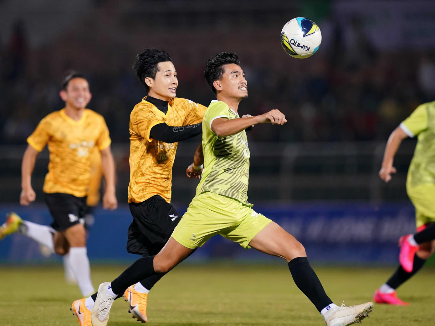 Jack ủng hộ đồng bào miền Trung 250 triệu đồng, ghi bàn chiến thắng đội Quang Hải ảnh 5