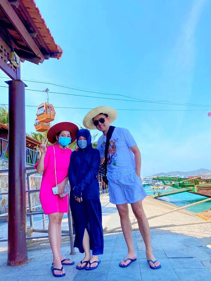 Nhạc sĩ Dương Khắc Linh vui mừng thông báo vợ hotgirl kém 13 tuổi mang song thai ảnh 2