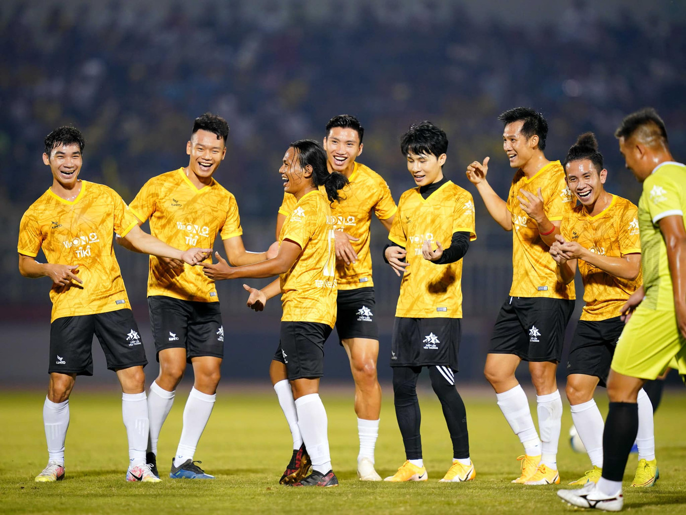 Jack ủng hộ đồng bào miền Trung 250 triệu đồng, ghi bàn chiến thắng đội Quang Hải ảnh 7