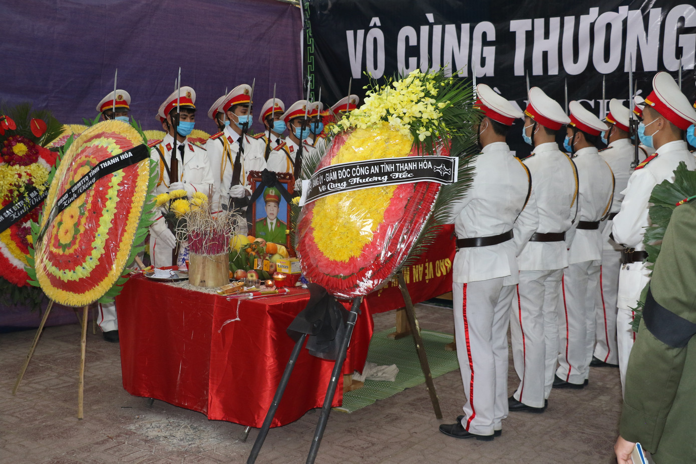 Thăng cấp bậc hàm trước niên hạn thiếu tá hy sinh khi làm nhiệm vụ ảnh 1