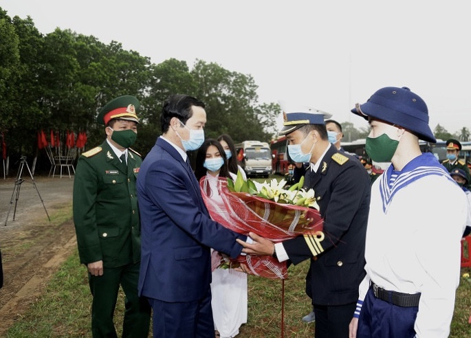 Tân binh các tỉnh thành náo nức lên đường nhập ngũ ảnh 3