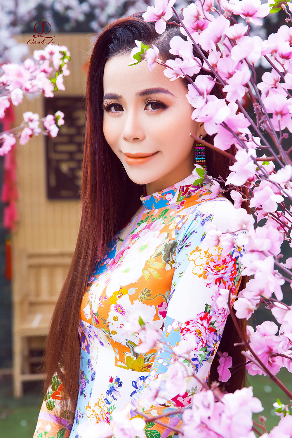 Oanh Lê khoe dáng với áo dài sau khi đăng quang Mrs International World 2019 ảnh 1