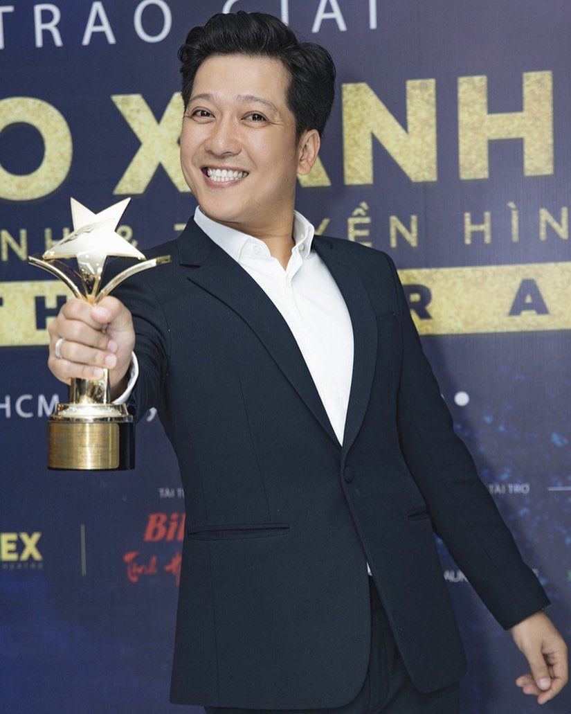 Sao Việt cách ly ngày 20: Minh Tú mặc quần ngắn cũn, đọ eo bé xíu với Khởi My ảnh 2