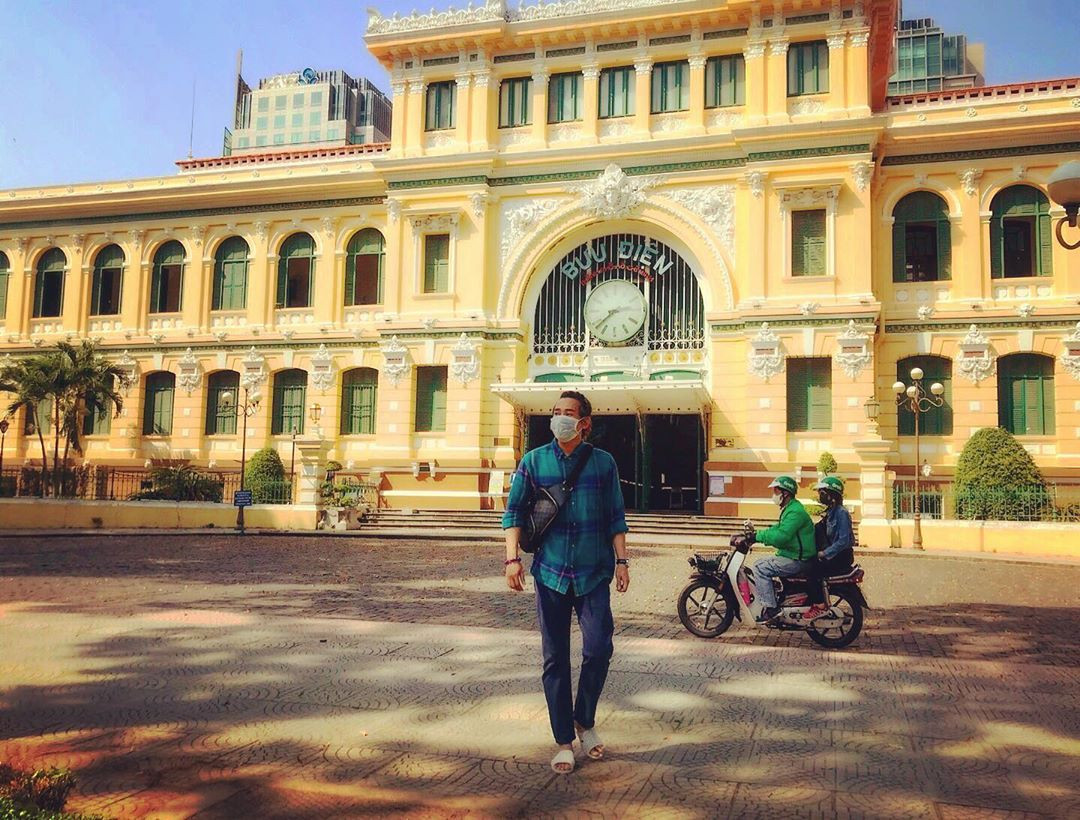 Sao Việt cách ly ngày 20: Minh Tú mặc quần ngắn cũn, đọ eo bé xíu với Khởi My ảnh 3