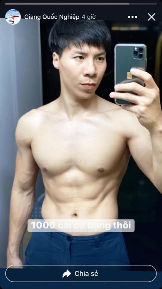 Sao Việt cách ly ngày 22: Tú Hảo tung ảnh khỏa thân, Quốc Nghiệp khoe cơ bụng 6 múi ảnh 8