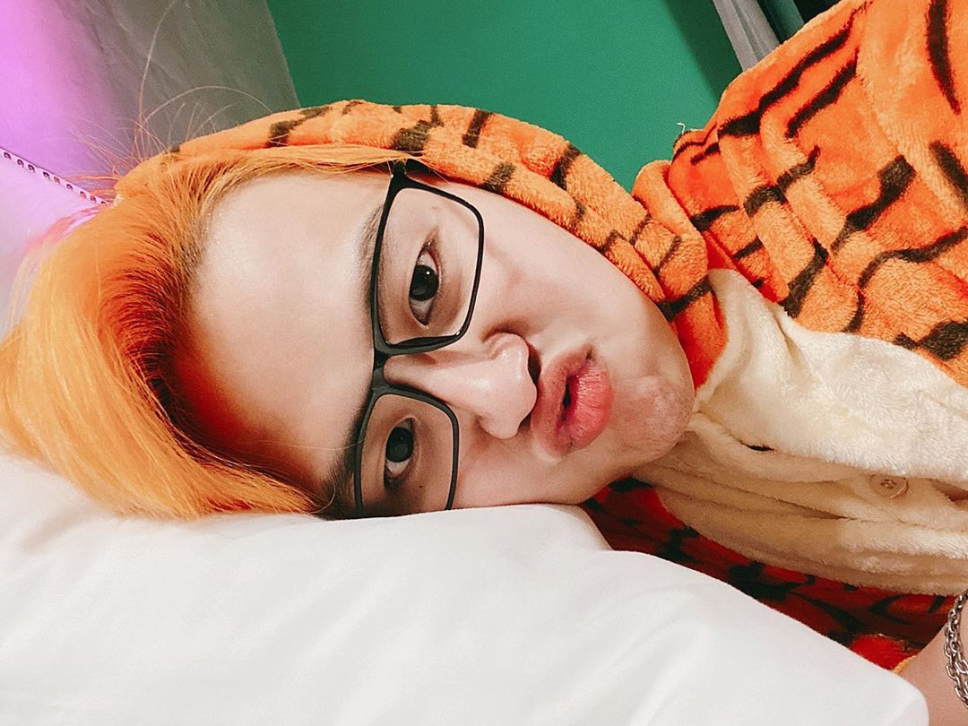 Sao Việt cách ly ngày 21: Quốc Trường khoe hai xe sang trong biệt thự 25 tỷ ảnh 4