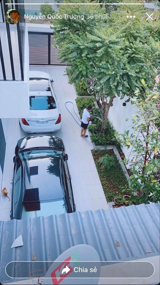 Sao Việt cách ly ngày 21: Quốc Trường khoe hai xe sang trong biệt thự 25 tỷ ảnh 2