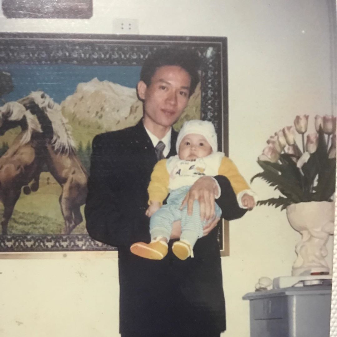 Sao Việt cách ly ngày 21: Quốc Trường khoe hai xe sang trong biệt thự 25 tỷ ảnh 6