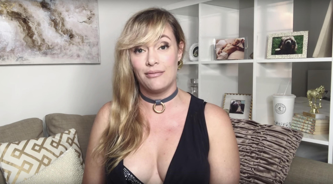 Nhà văn Mỹ gây phẫn nộ vì phát ngôn phân biệt chủng tộc, miệt thị BTS là phụ nữ ảnh 1