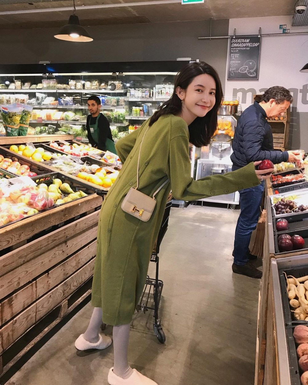 Mỹ nhân bị tố cặp kè chủ tịch Taobao là ‘huyền thoại thương mại điện tử’ ảnh 5