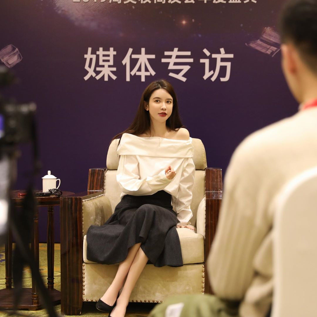 Mỹ nhân bị tố cặp kè chủ tịch Taobao là ‘huyền thoại thương mại điện tử’ ảnh 7