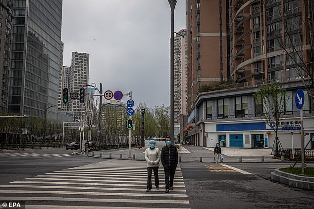 Tác giả ‘Nhật ký Vũ Hán’ bị chỉ trích, đe dọa vì phát hành sách ra nước ngoài ảnh 1