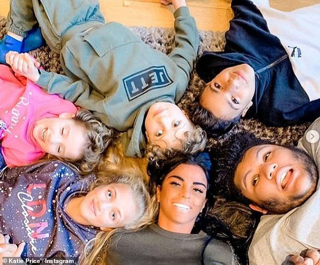 ‘Thảm họa thẩm mỹ nước Anh’ bị tấn công tình dục, suýt chết ảnh 1