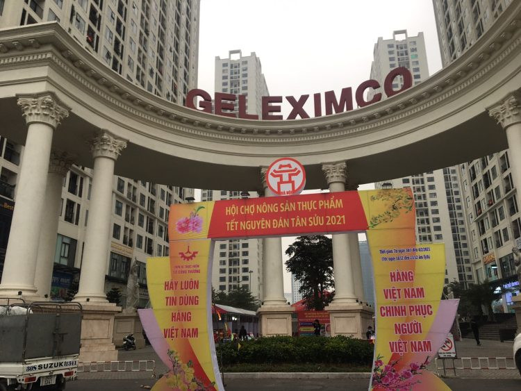 Dừng hội chợ Tết 'khủng' tại khu chung cư vạn dân ở Hà Nội ảnh 1