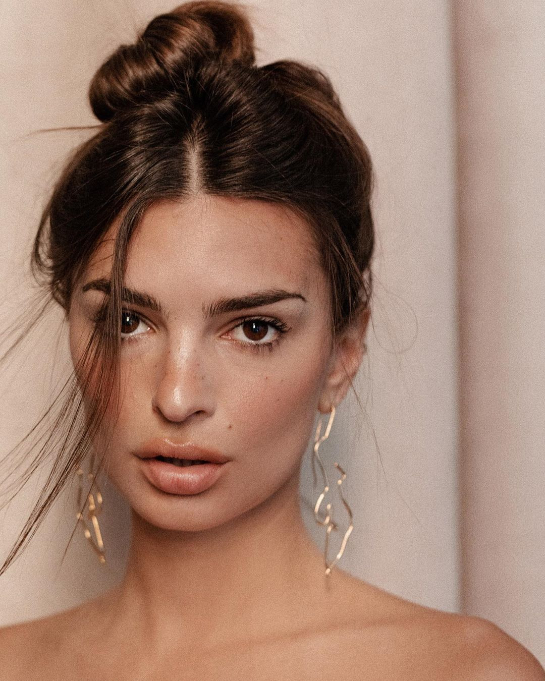 Emily Ratajkowski quá đỗi gợi cảm với loạt ảnh bikini tôn đường cong nữ thần ảnh 7