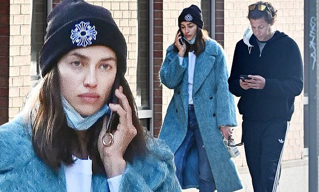 Sau khi chia tay Bradley Cooper, mới đây Irina Shayk được cho là đã có bạn trai mới - doanh nhân đào hoa buôn bán tranh Vito Schnabel. Anh chàng từng yêu siêu mẫu 4 con Heidi Klum suốt 4 năm và có thời gian qua lại với cô đào nóng bỏng Amber Heard- vợ cũ tài tử Johnny Depp. Mỹ nhân Nga Irina Shayk khoe dáng vóc 'gái một con' tuyệt đẹp ảnh 13