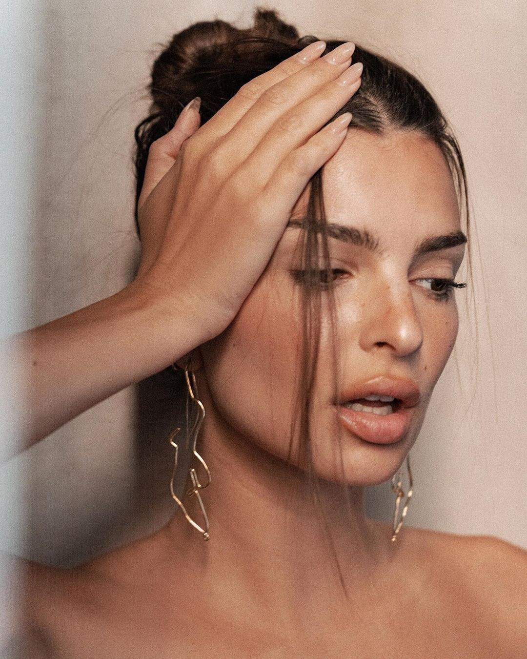 Emily Ratajkowski quá đỗi gợi cảm với loạt ảnh bikini tôn đường cong nữ thần ảnh 6