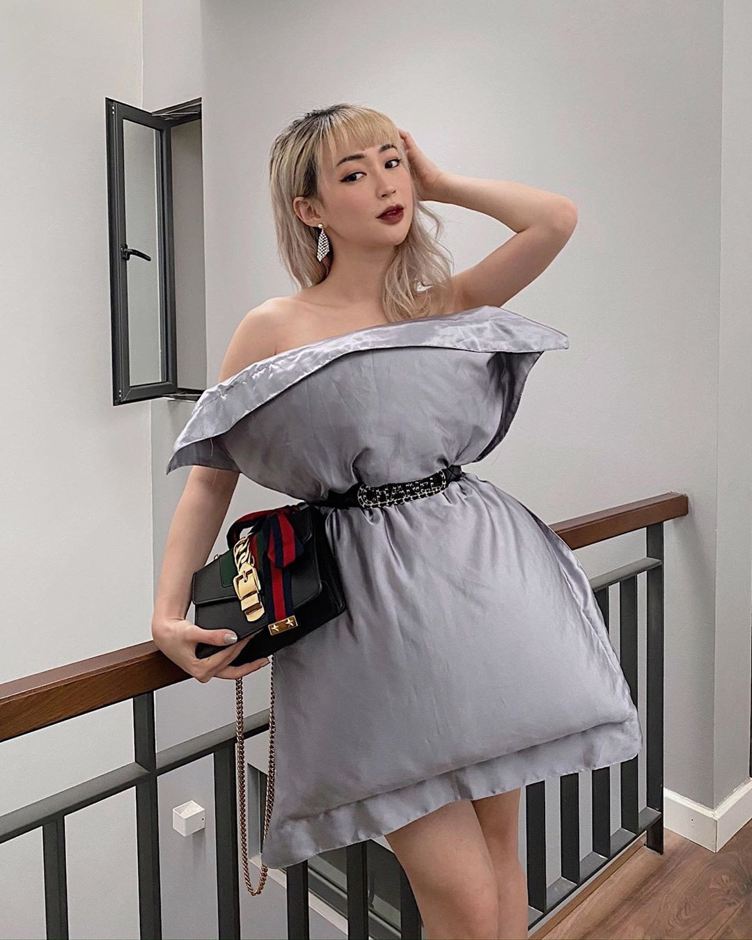 Hội bạn thân Chi Pu sang chảnh với trào lưu dùng gối ngủ làm... váy ảnh 3