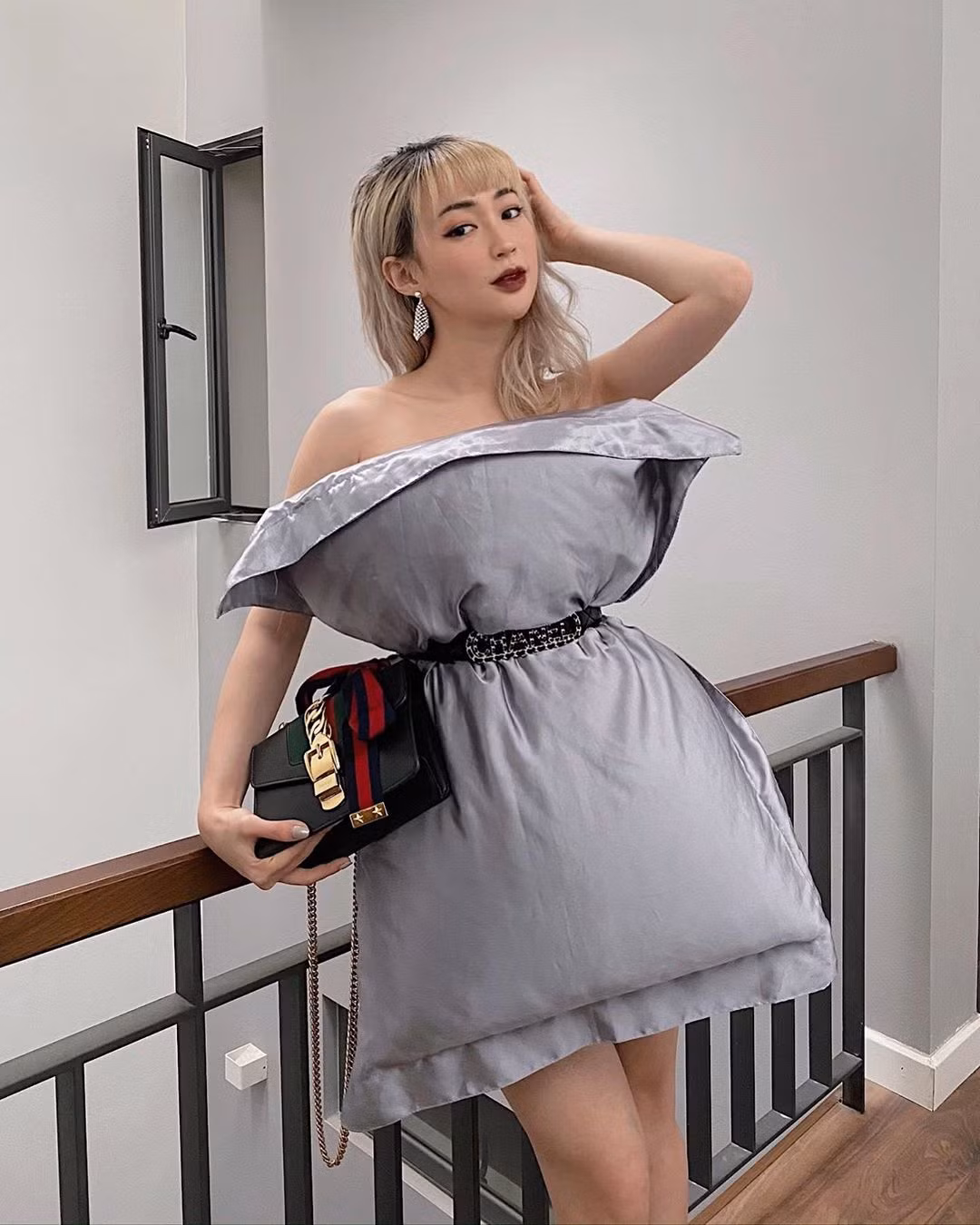 Hội bạn thân Chi Pu sang chảnh với trào lưu dùng gối ngủ làm... váy ảnh 3