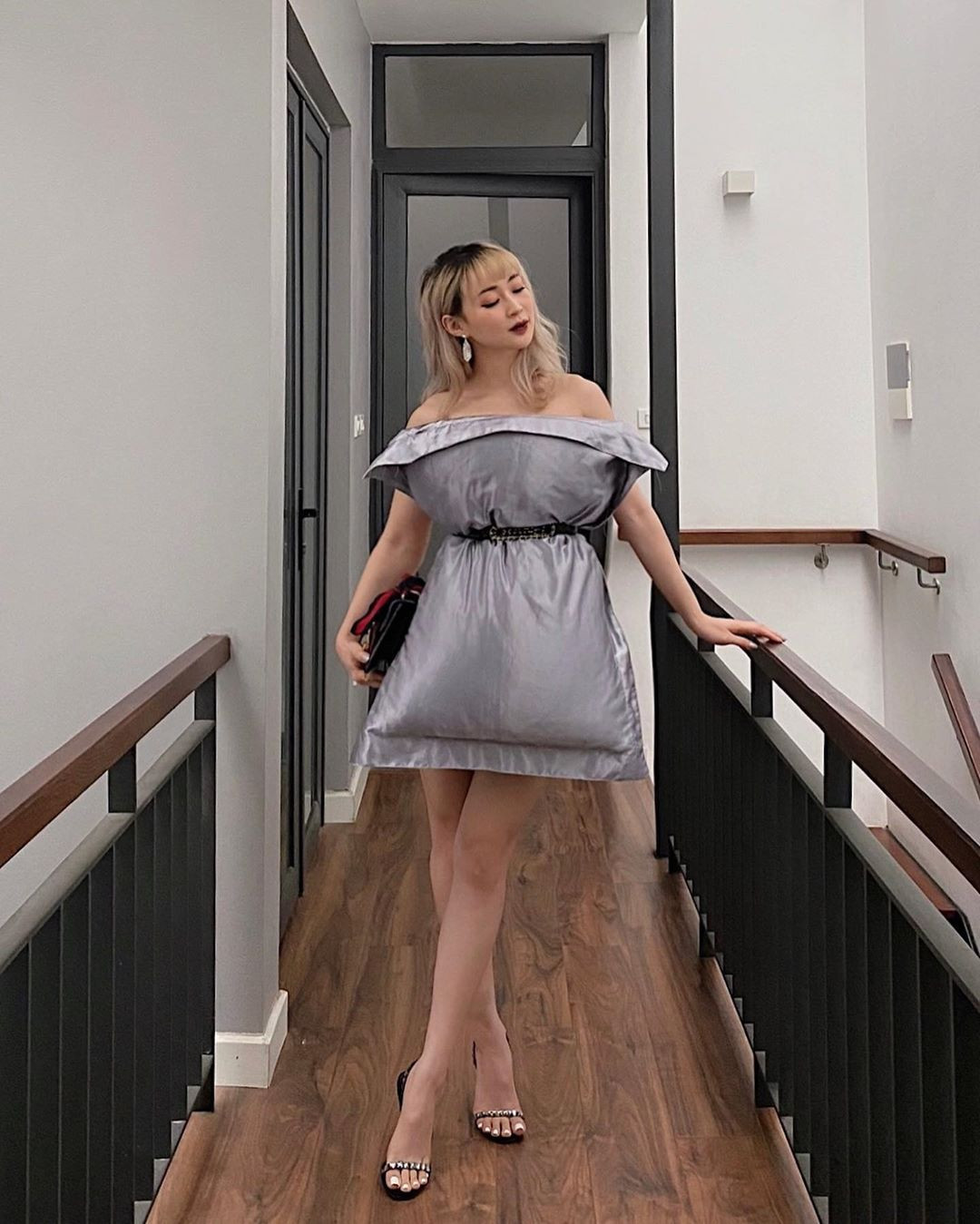 Hội bạn thân Chi Pu sang chảnh với trào lưu dùng gối ngủ làm... váy ảnh 4