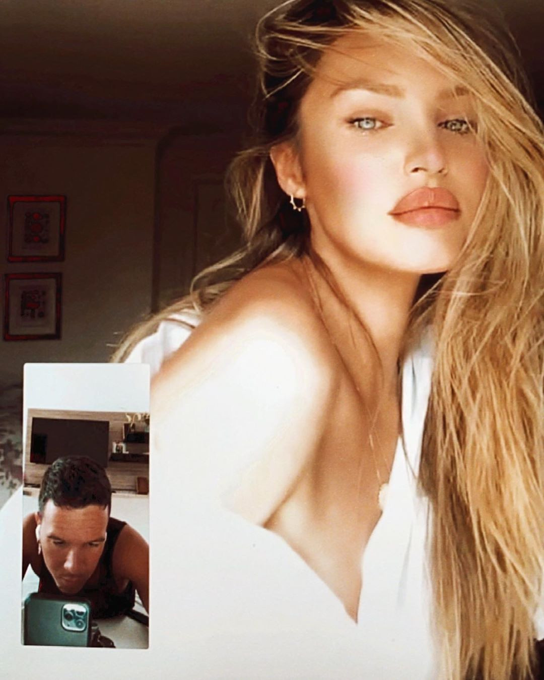 Thiên thần nội y Nam Phi siêu quyến rũ khi chụp ảnh tự cách ly ở nhà ảnh 1