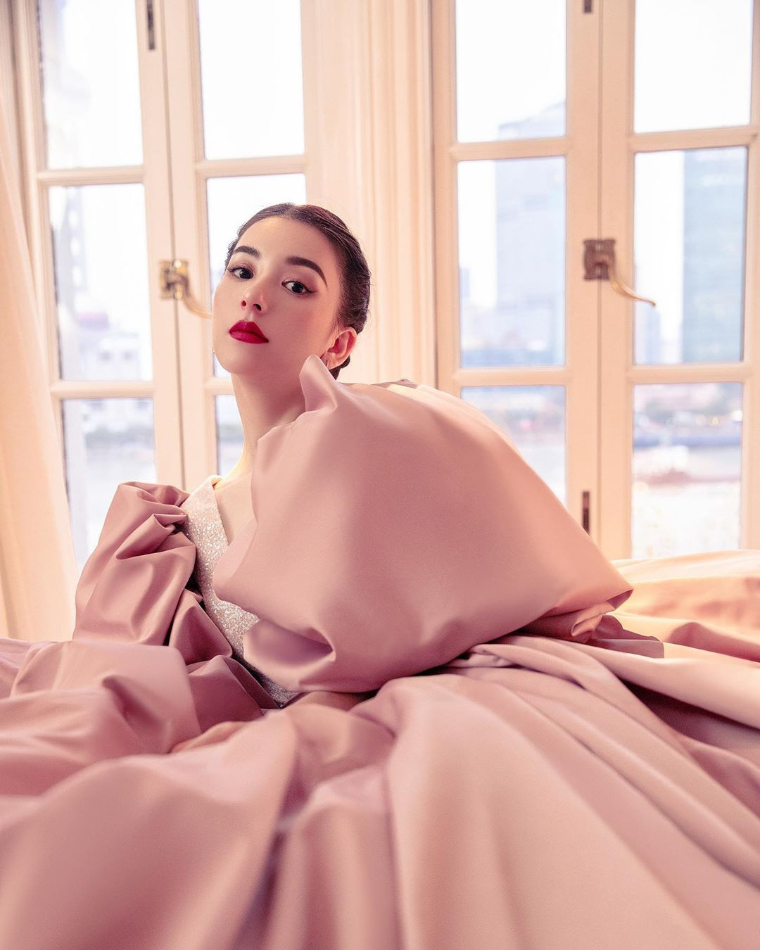 Vợ kém 23 tuổi của 'thiên vương' Quách Phú Thành lộng lẫy như công chúa ảnh 8