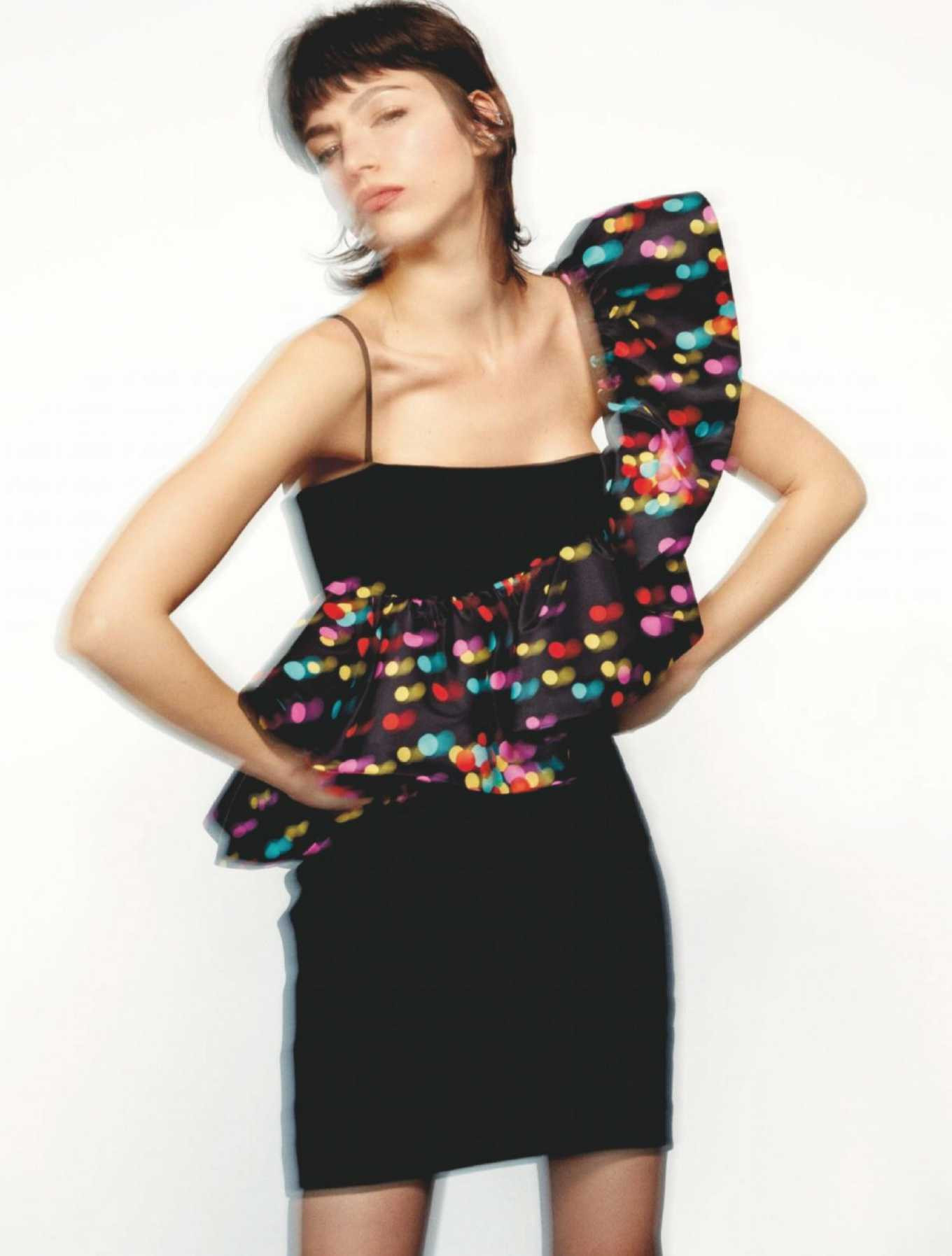 Sắc vóc đẹp xiêu lòng của mỹ nhân 'bom tấn gây sốt' Money Heist ảnh 5