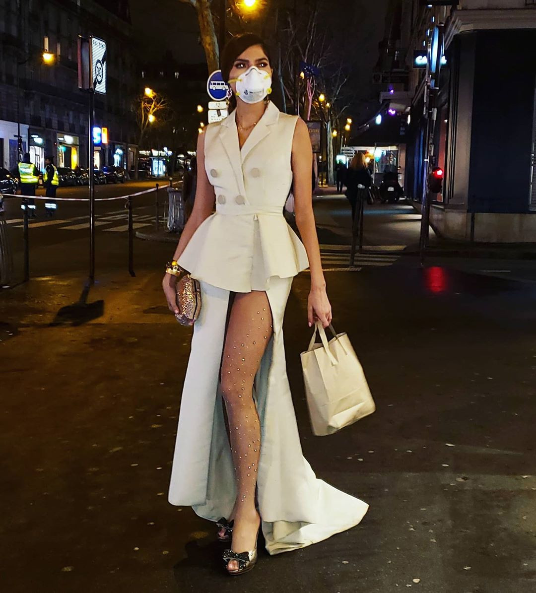 Sao nữ thích hở bạo Blanca Blanco dạy làm khẩu trang chỉ trong 30 giây ảnh 8