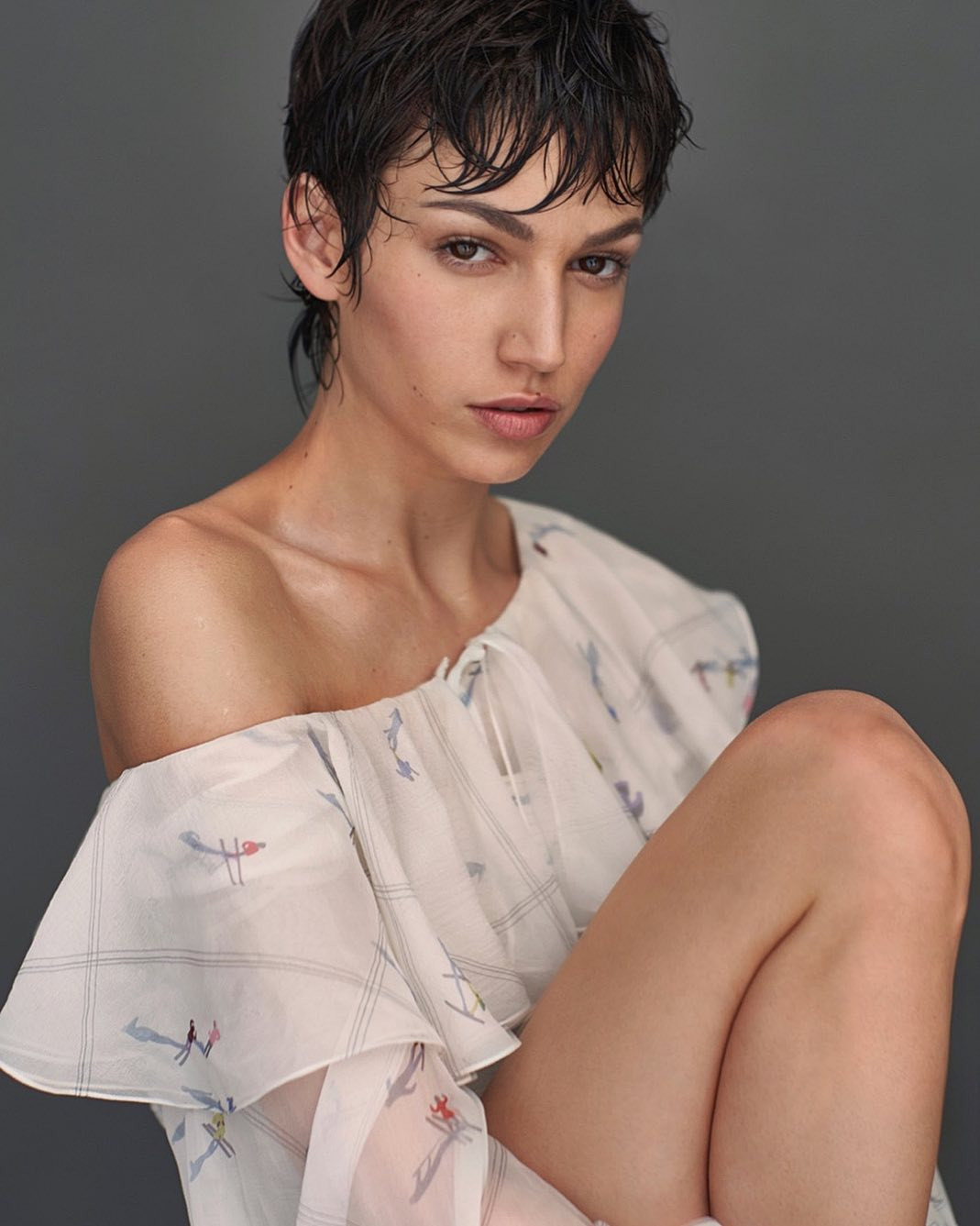 Sắc vóc đẹp xiêu lòng của mỹ nhân 'bom tấn gây sốt' Money Heist ảnh 9